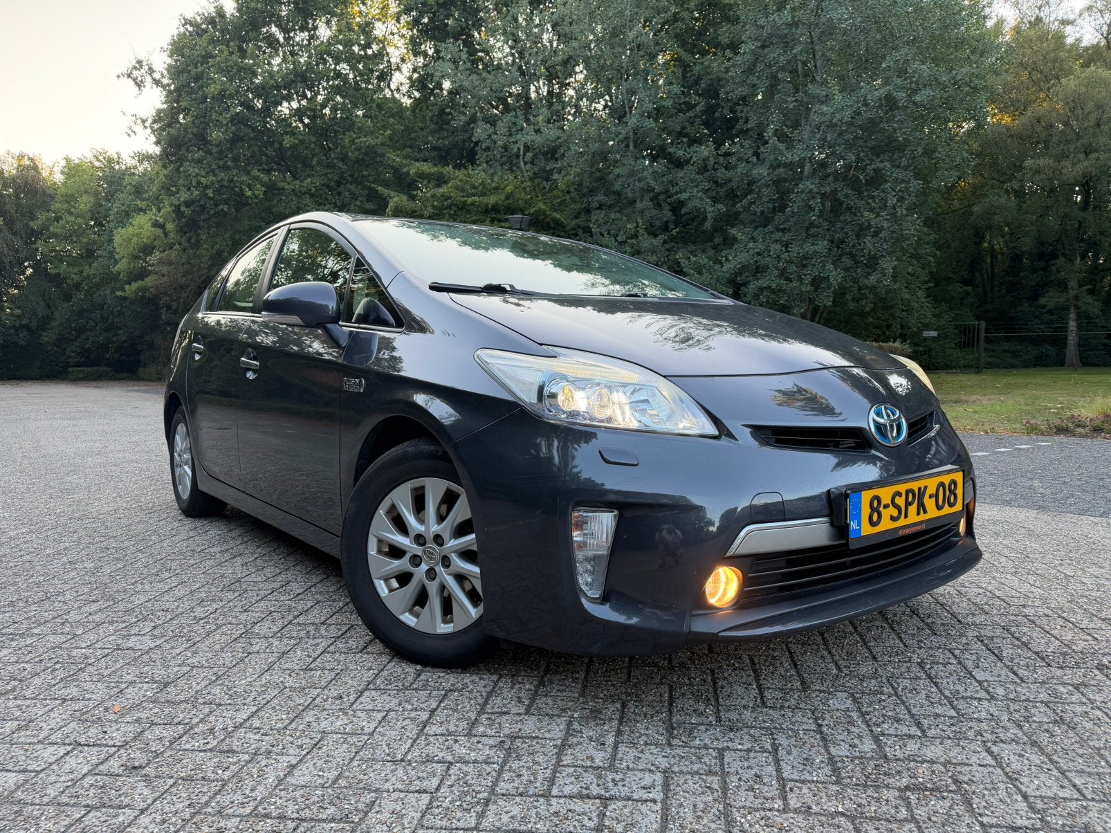 Toyota Prius 1.8 Plug-in Hybrid 136PK Aut 2013 VOLLE OPTIES, Auto's, Zwart, 75 €/maand, Prius, Te koop
