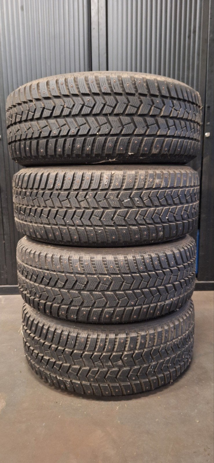 4 Spijkerbanden Vredestein Arctrac 255/55R18   2555518, Auto-onderdelen, Ophalen, 18 inch, Gebruikt, 255 mm