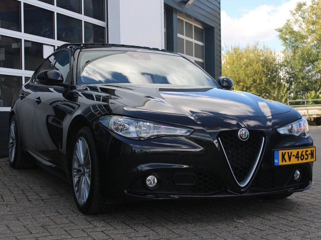 Alfa Romeo Giulia 2.0 Turbo Aut. 200pk Super | Bruin Leder |, Automaat, Achterwielaandrijving, Euro 6, 4 cilinders