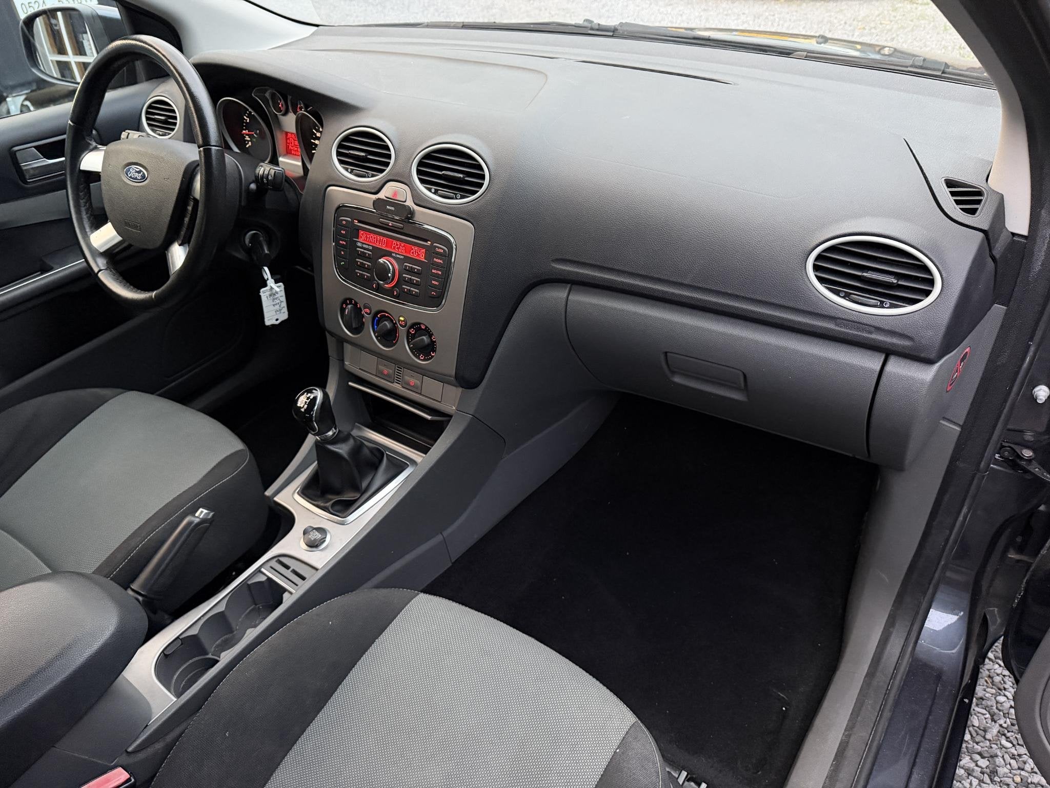 Foto 15 van Ford Focus Wagon 1.6 Comfort | Airco | Cruise Control | LMV