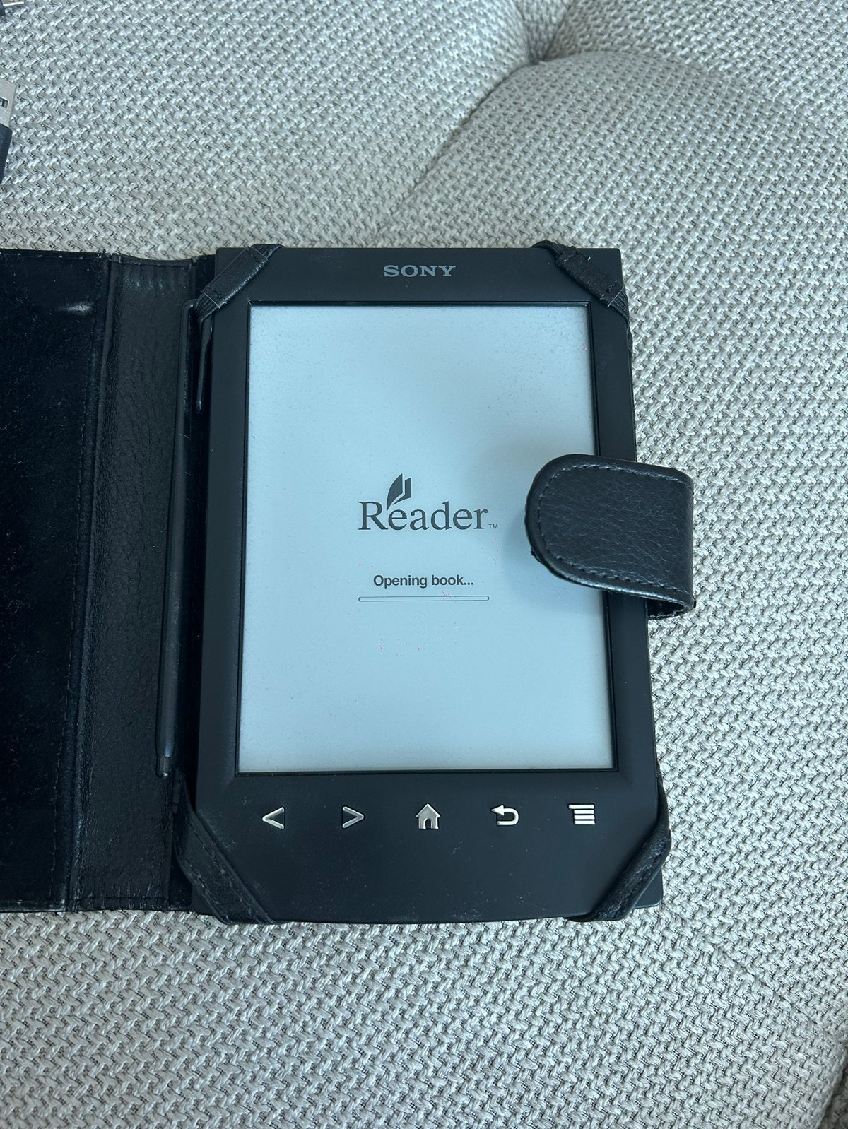 Sony Reader PRS-T2N E-reader met hoes, stylus weinig gebruik, Gebruikt, Ophalen of Verzenden, 4 GB of minder, Touchscreen