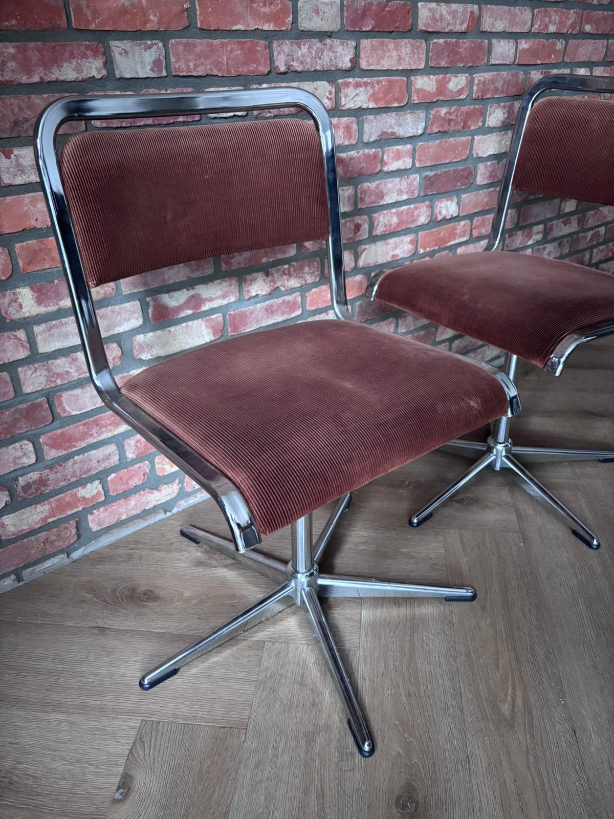 2 Vintage Jaren '70 EKA Draaistoelen Chroom & Corduroy, Ophalen of Verzenden, Zo goed als nieuw, Bruin