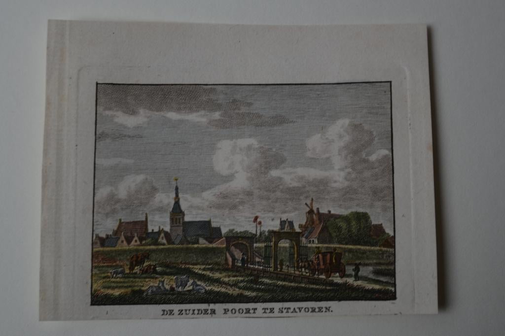 Stavoren Zuiderpoort Gravure Handgekleurd J. Bulthuis E19, Antiek en Kunst, Verzenden, Stadsgezicht, Handgekleurd, Gravure