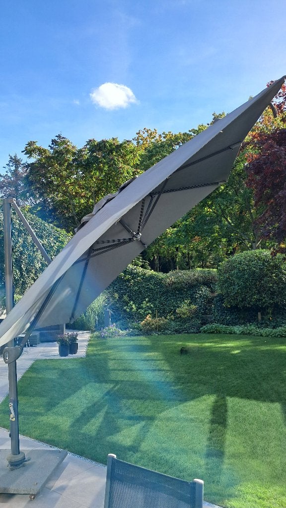 Zweefparasol met granieten voet en hoes, Ophalen, Kantelbaar, Gebruikt, Zweefparasol