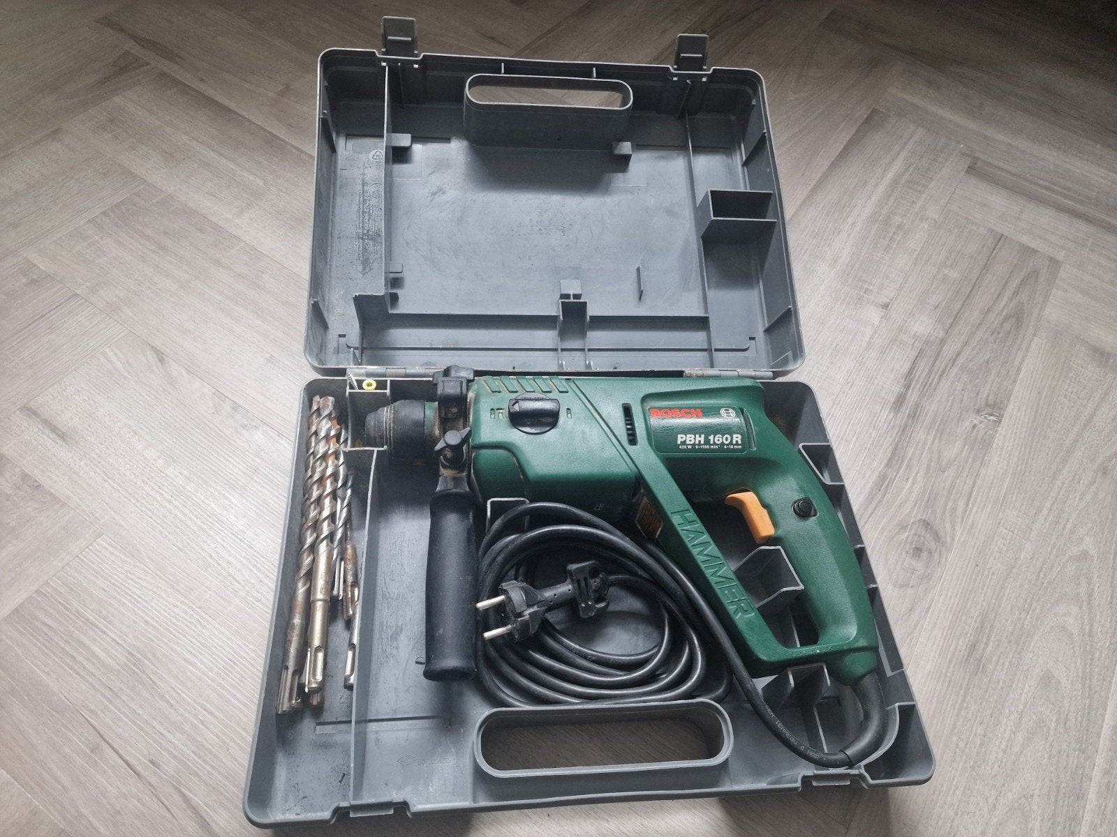 Bosch Boorhamer weinig gebruikt met boren in een koffer, Ophalen, Zo goed als nieuw, Boor- en/of Breekhamer