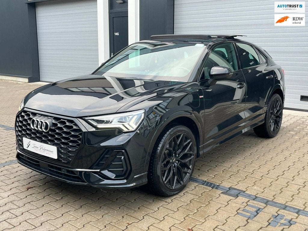 Audi Q3 Sportback 45 TFSI e S Edition - Pano - 360 Camera, Auto's, Audi, Gebruikt, 150 pk, Parkeersensor, Zwart