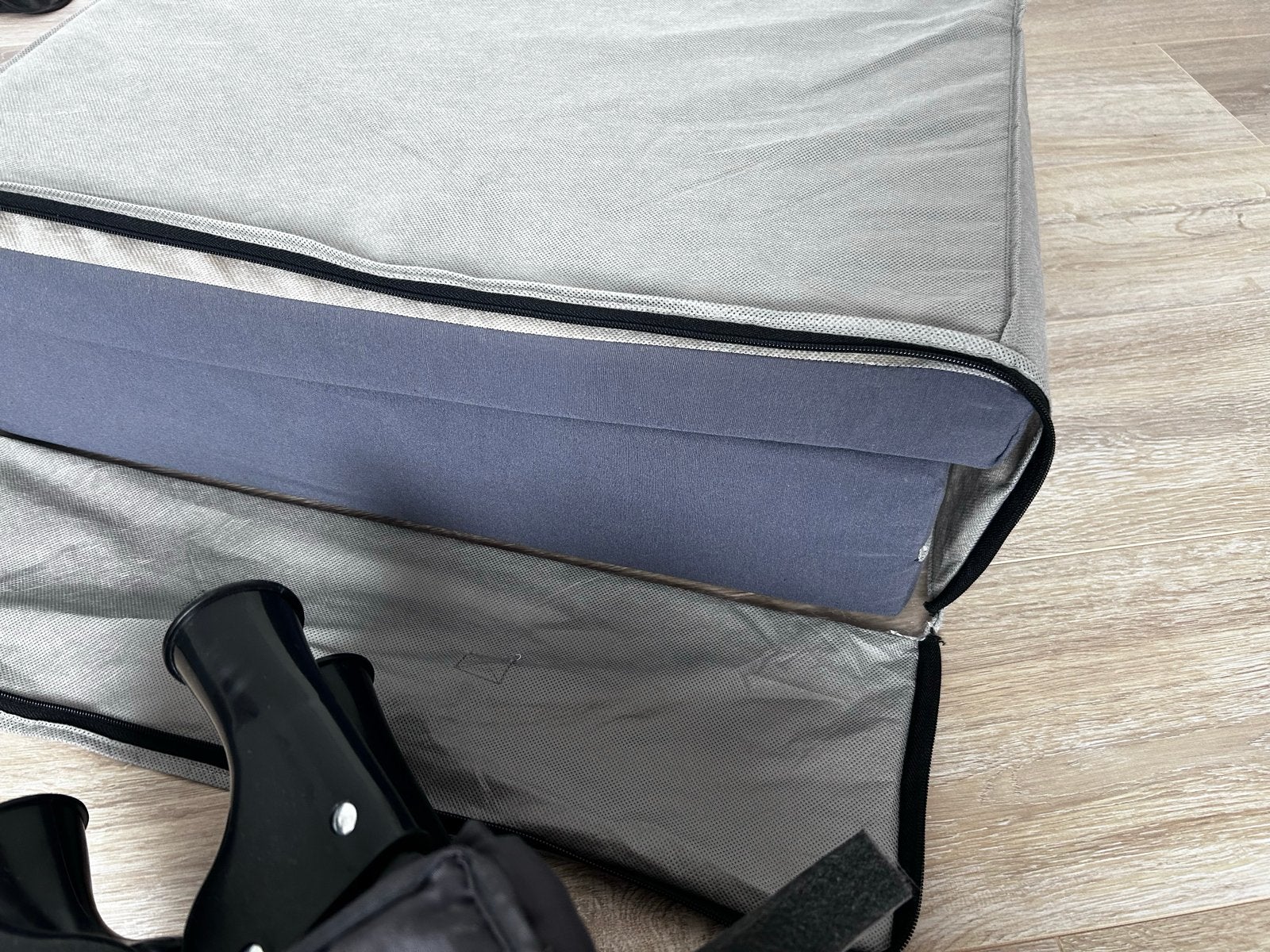 Handig opvouwbaar campingbedje met matras, Kinderen en Baby's, Kinderkamer | Bedden, Gebruikt, Ophalen of Verzenden, Minder dan 140 cm