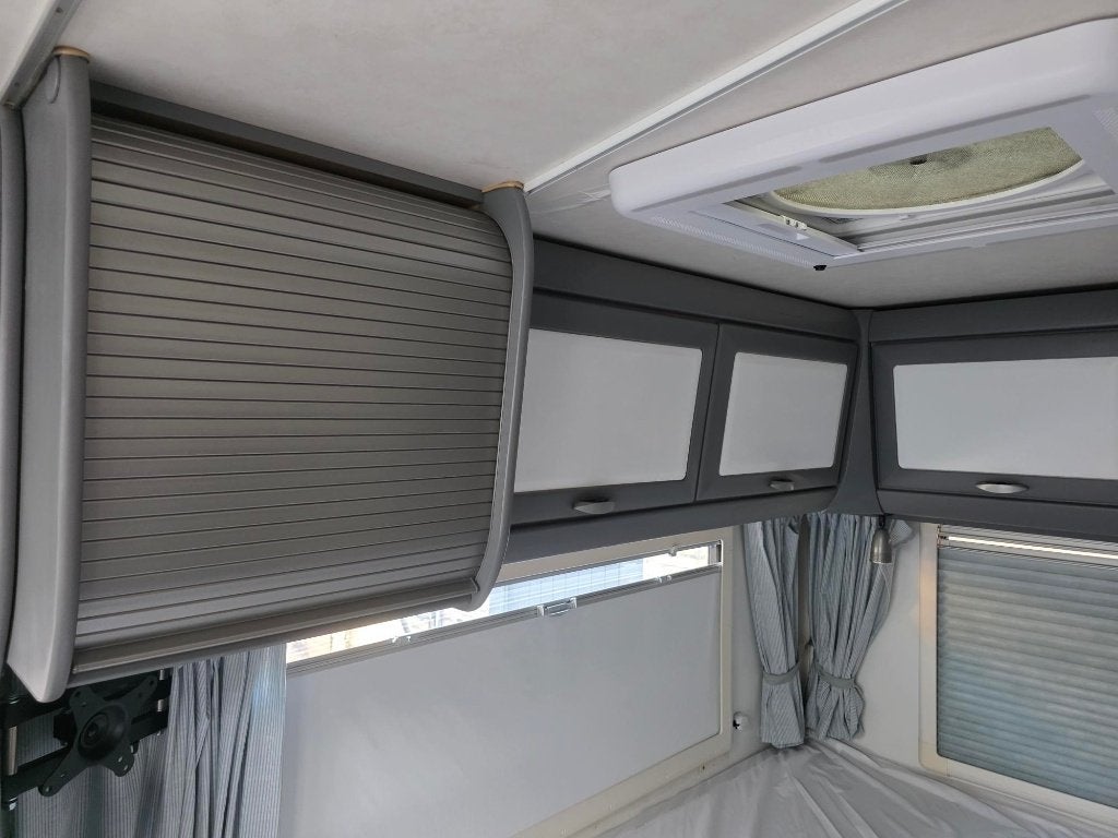 Hymer camper B574 2.8JTD motor met frans en een hef bed, Integraal, Chemisch toilet, Afzuigkap, Ringverwarming