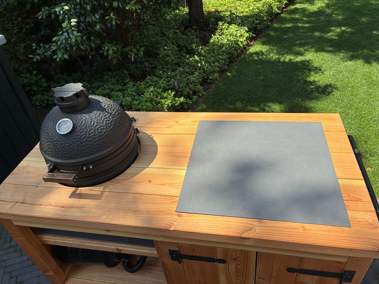 Urban Black Bastard compact met buitenkeuken, Ophalen, Zo goed als nieuw
