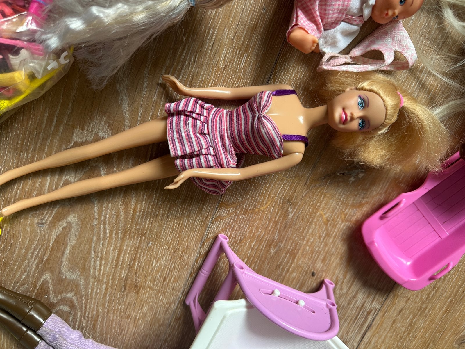Foto 9 van Ski barbie, paarden barbie baby barbies en veel accessoires