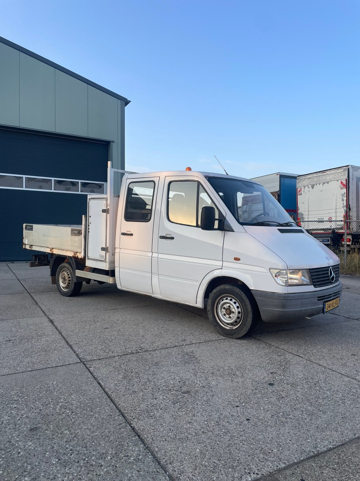 Mercedes-benz  Sprinter 208D Dubbel Cabine Bak 1999, Auto's, Euro 2, Stof, 2260 kg, Wit