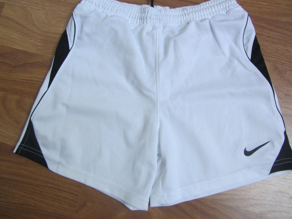 Nike sport broek maat 152/158, Jongen of Meisje, Sport- of Zwemkleding, Ophalen of Verzenden, Zo goed als nieuw