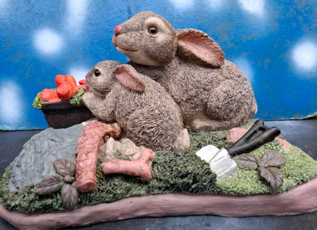 Konijn met jong. CEHARO COLLECTTABLES. 25/20/15 cm., Ophalen, Zo goed als nieuw, Overige soorten, Beeldje of Figuurtje