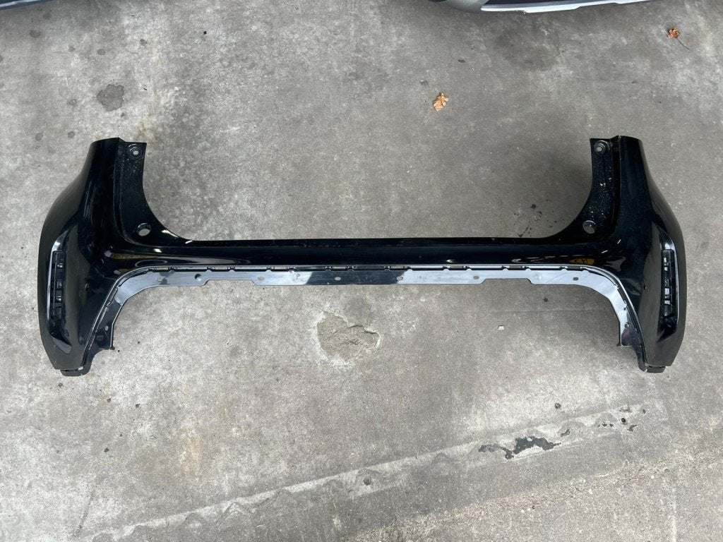 achterbumper yaris cross pdc 52159-0db40 zwart 2021, Auto-onderdelen, Toyota, Info@toyota.com, Toyota, Achter