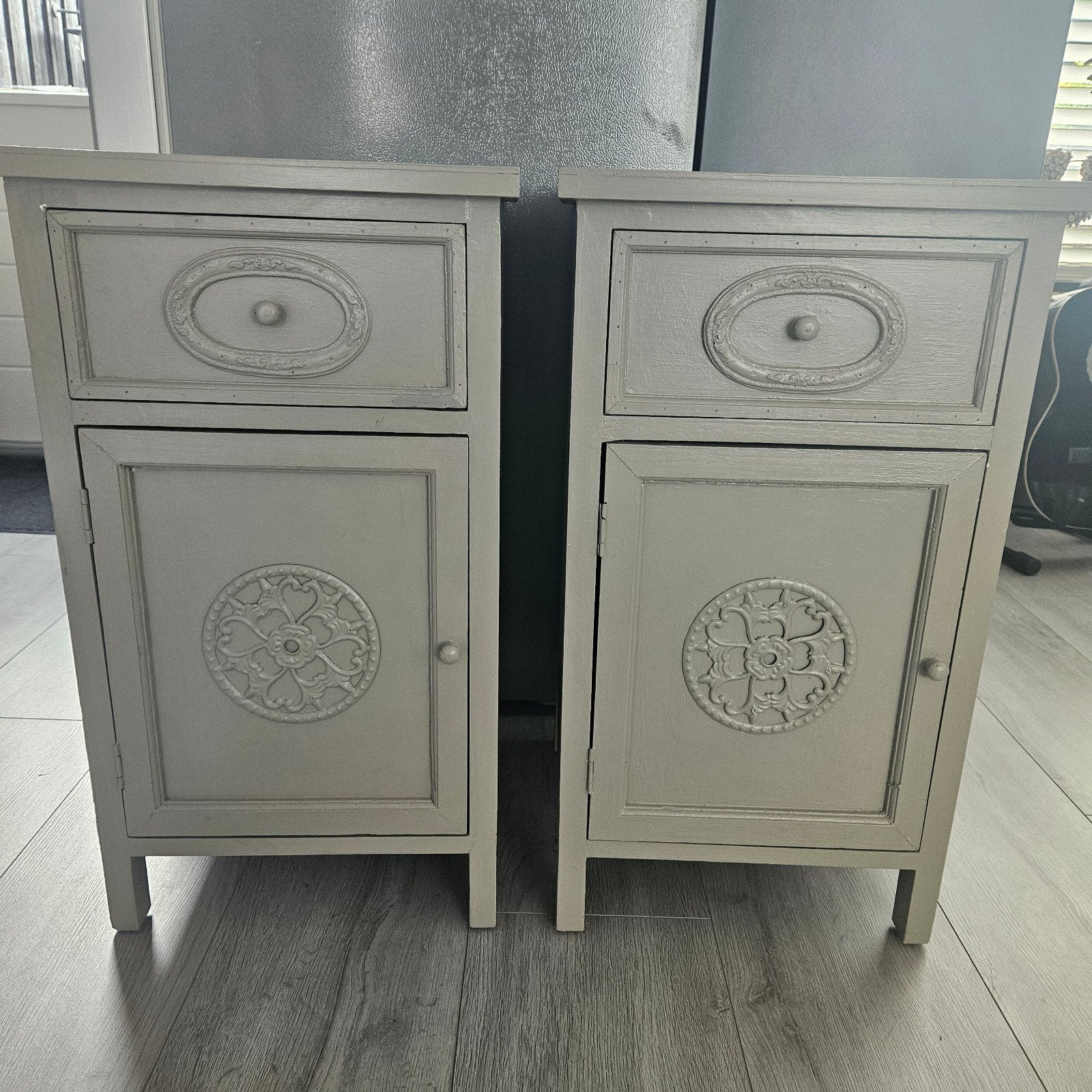 2 nachtkastjes, Ophalen, Zo goed als nieuw, Minder dan 45 cm
