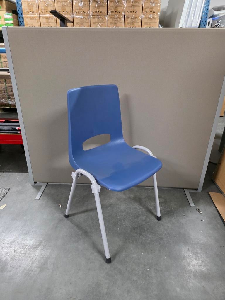 Nieuwe kuipstoel grijs/blauw, Huis en Inrichting, Stoelen, Ophalen, Blauw, Nieuw, Vier