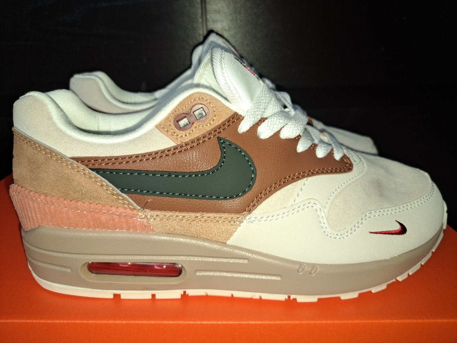 Nike Air Max 1 Amsterdam EU 42, Kleding | Heren, Overige kleuren, Nike, Nieuw, Ophalen of Verzenden