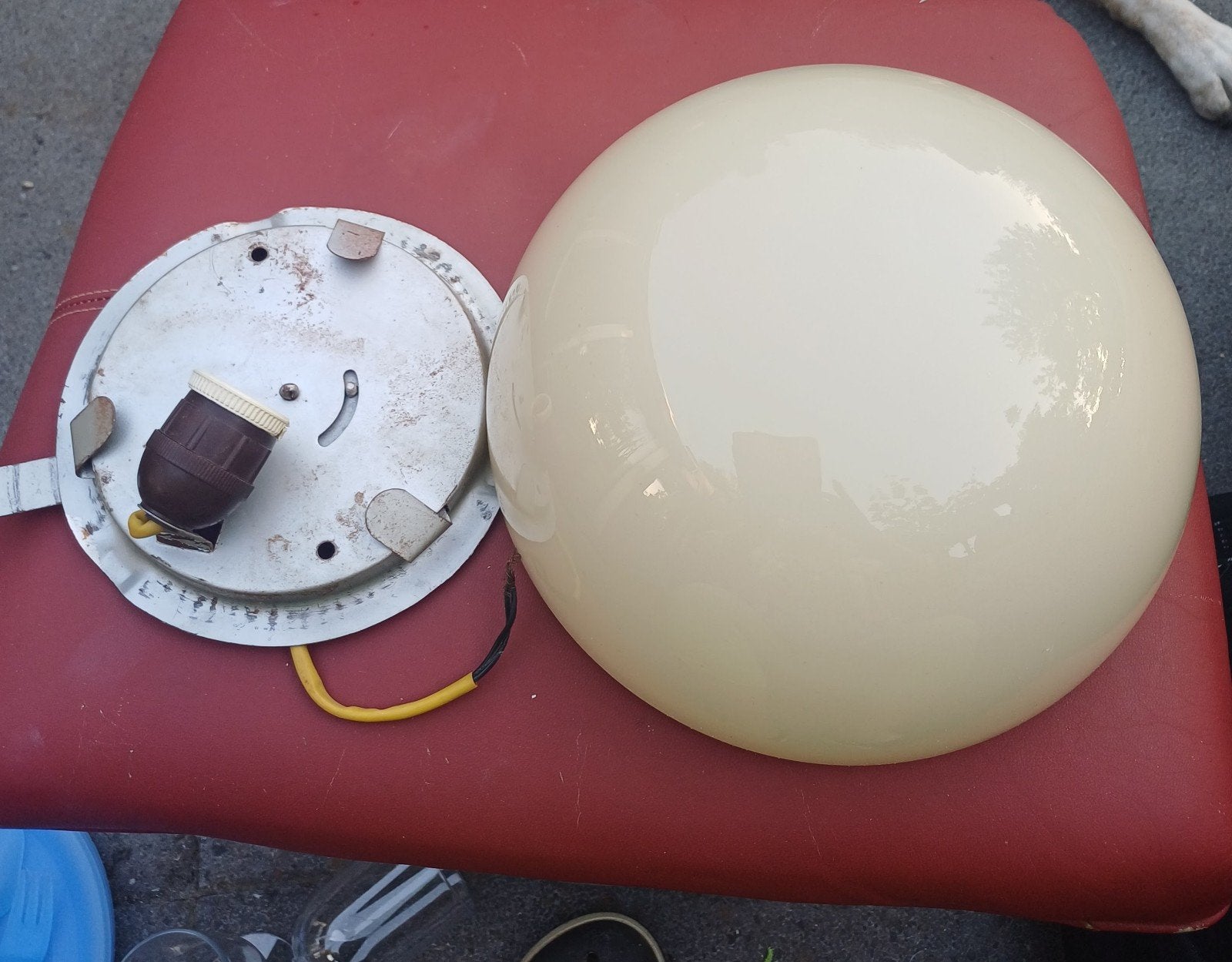 Vintage Plafondlamp of wandlamp met Melkglas Bol, Ophalen of Verzenden, Gebruikt