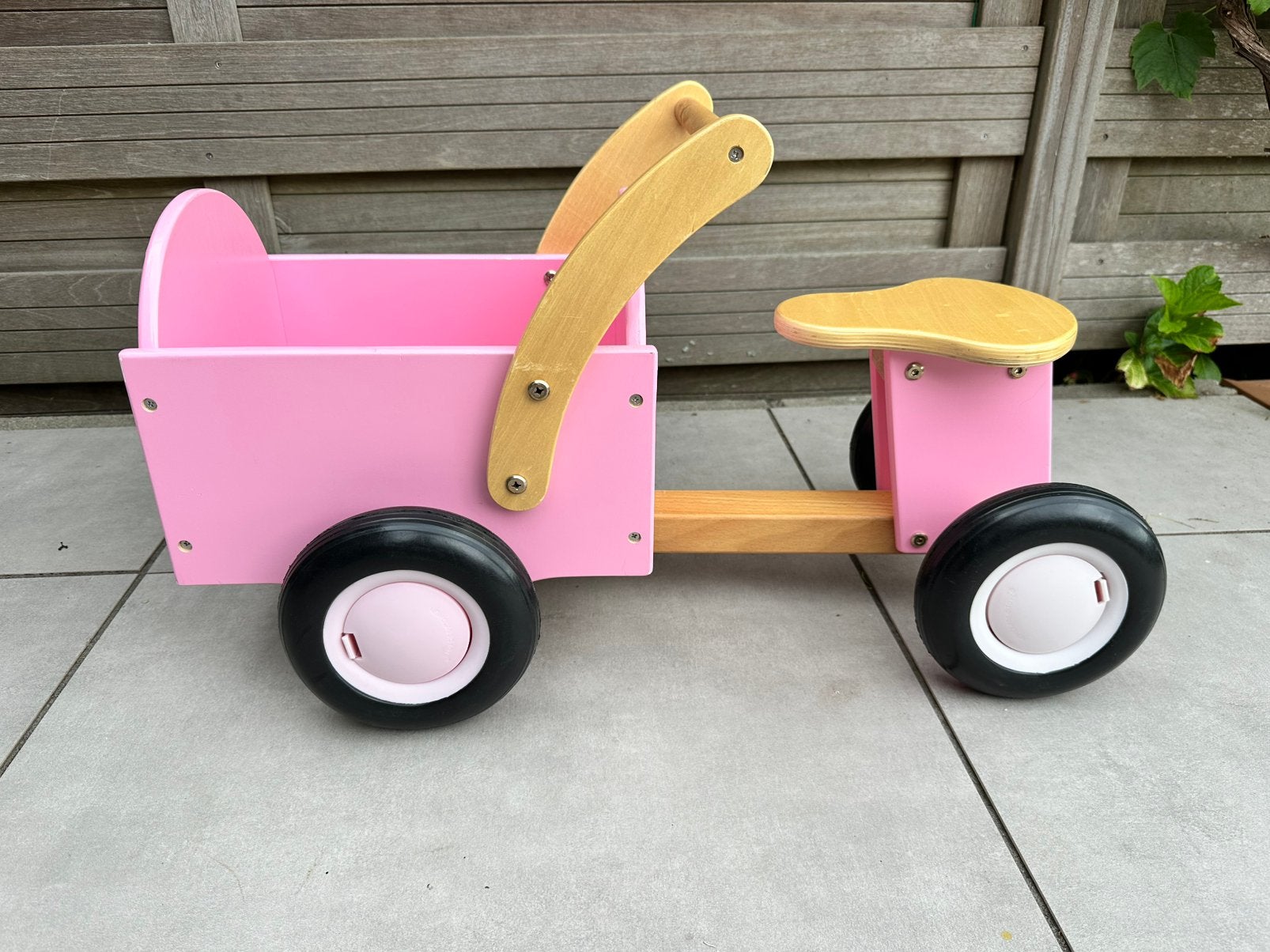 Loopfiets “bakfiets” roze, Ophalen, Zo goed als nieuw, Loopfiets