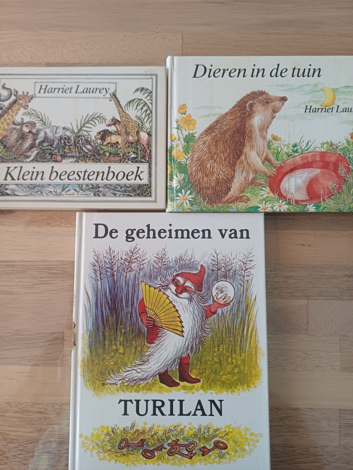 HARRIET  Laurey : voor verzamelaars!!! Zie de foto's  en vra, Ophalen of Verzenden, Zo goed als nieuw, Harriet Laurey, Fictie algemeen