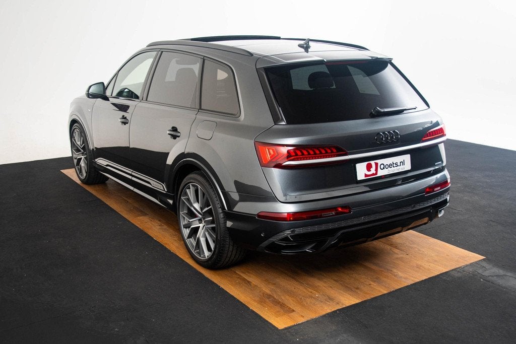 Audi Q7 55 TFSI e quattro Pro Line S Panoramadak - Assistent, Auto's, Audi, Automaat, 12 maanden, 14 kWh, Gebruikt