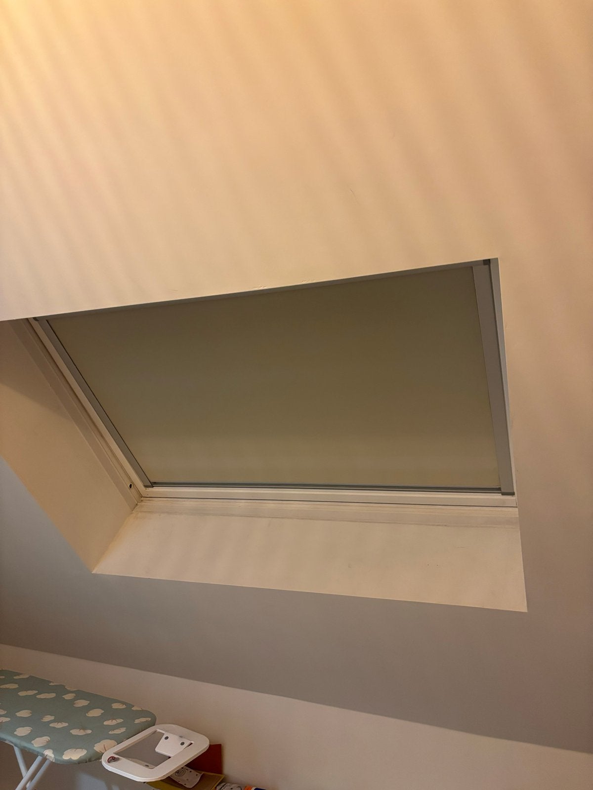 Dakraam Rolgordijn Trend Sand 7 1173x740, Ophalen, Verduisterend, Beige, Zo goed als nieuw
