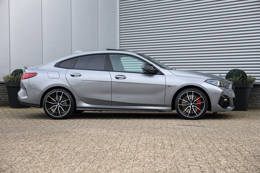 BMW 2 Serie Gran Coupé 218i M-Sport Pro NAP|Pano|H&K|Leder|, Auto's, BMW, 136 pk, Gebruikt, 1350 kg, Bedrijf