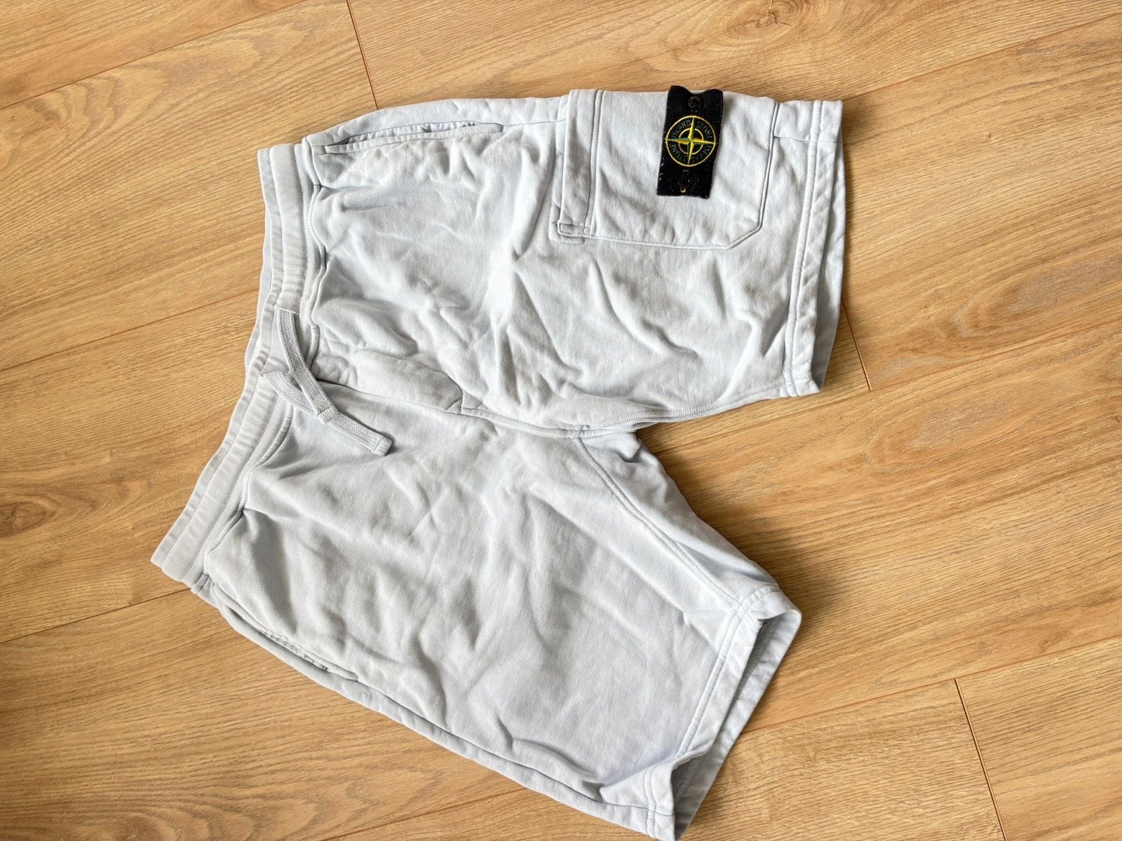 Stone Island Sweatshorts Lichtblauw Maat L, Ophalen of Verzenden, Zo goed als nieuw, Maat 52/54 (L), Blauw