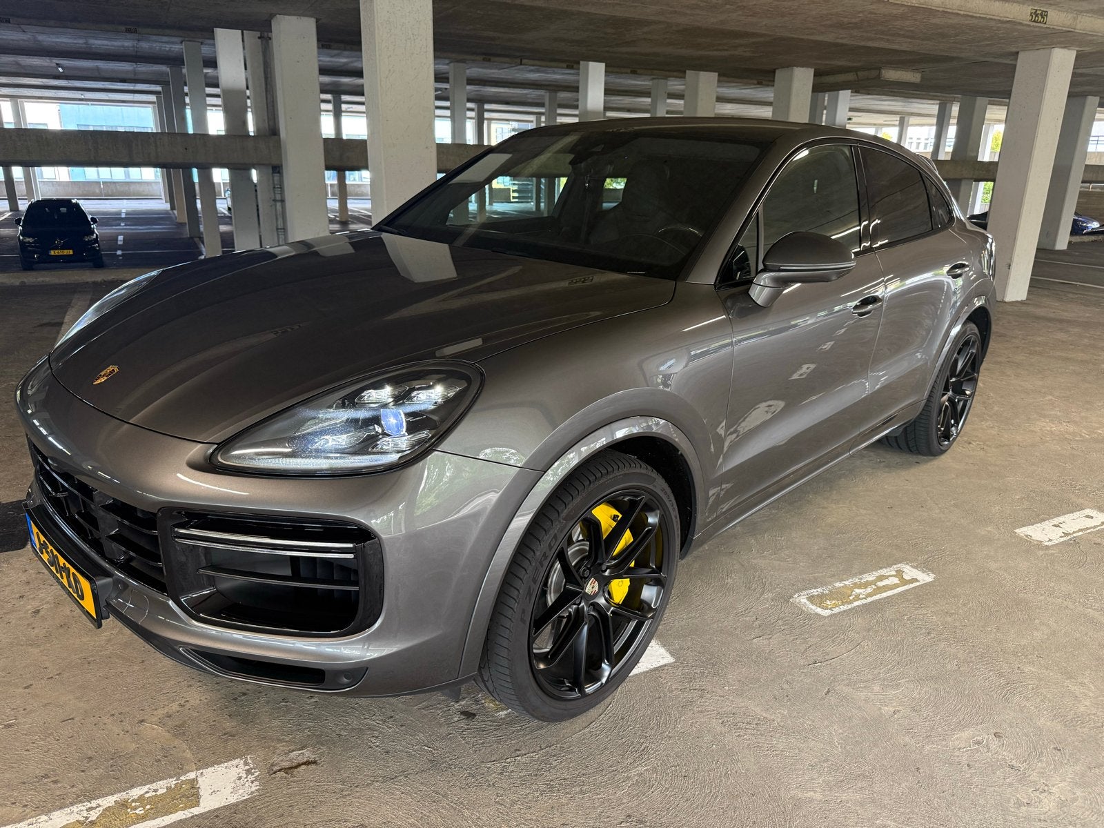 Porsche Cayenne Turbo 4.0 V8 Coupé 551pk Carbon SportUitlaat, Auto's, Automaat, Cayenne, 2175 kg, 138 €/maand