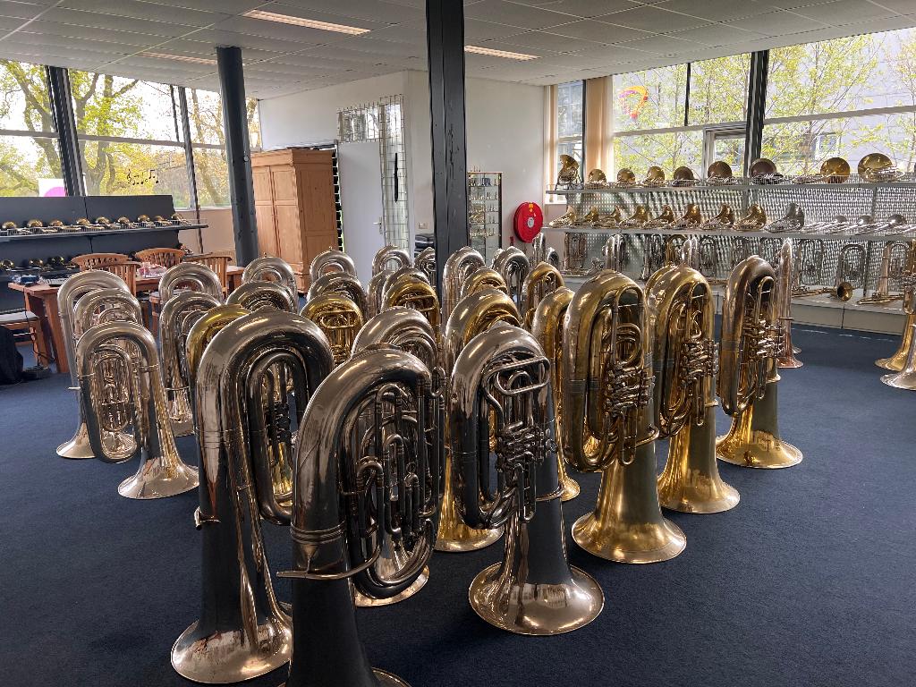 ** Wij hebben verschillende gebruikte Bes / Es TUBA'S  **, Muziek en Instrumenten, Blaasinstrumenten | Tuba's, Gebruikt, Bes-tuba