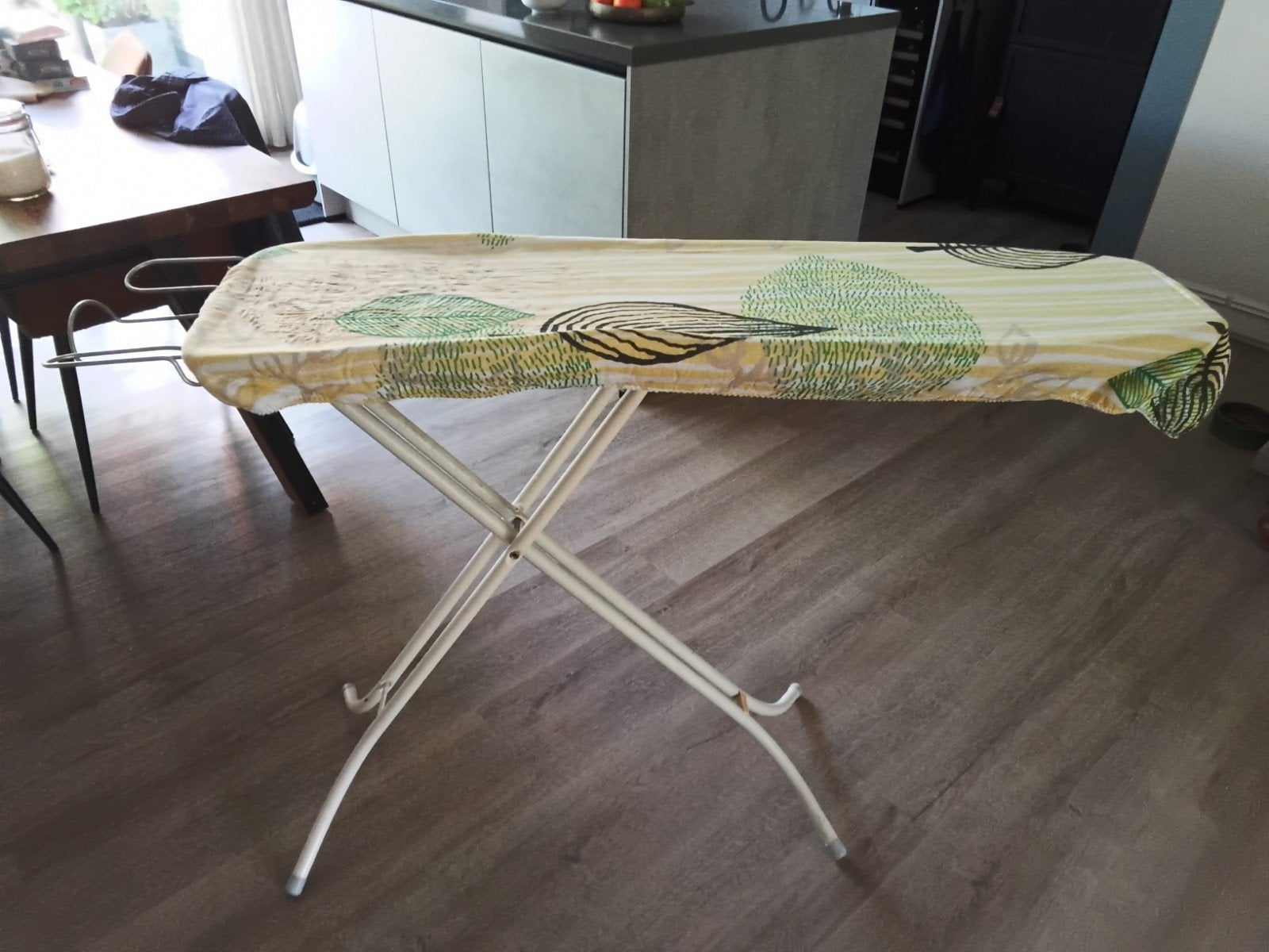 Strijkplank met leuke hoes. Gratis af te halen., Ophalen of Verzenden