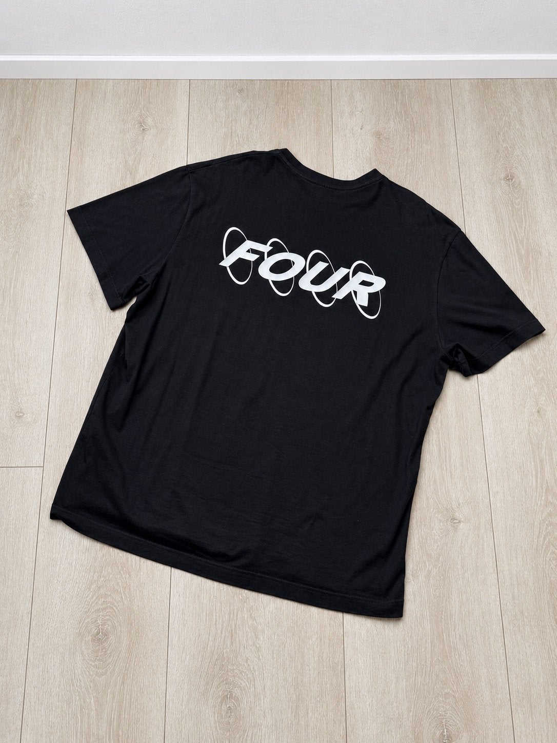 FOUR Amsterdam circles t-shirt, Ophalen of Verzenden, Zo goed als nieuw