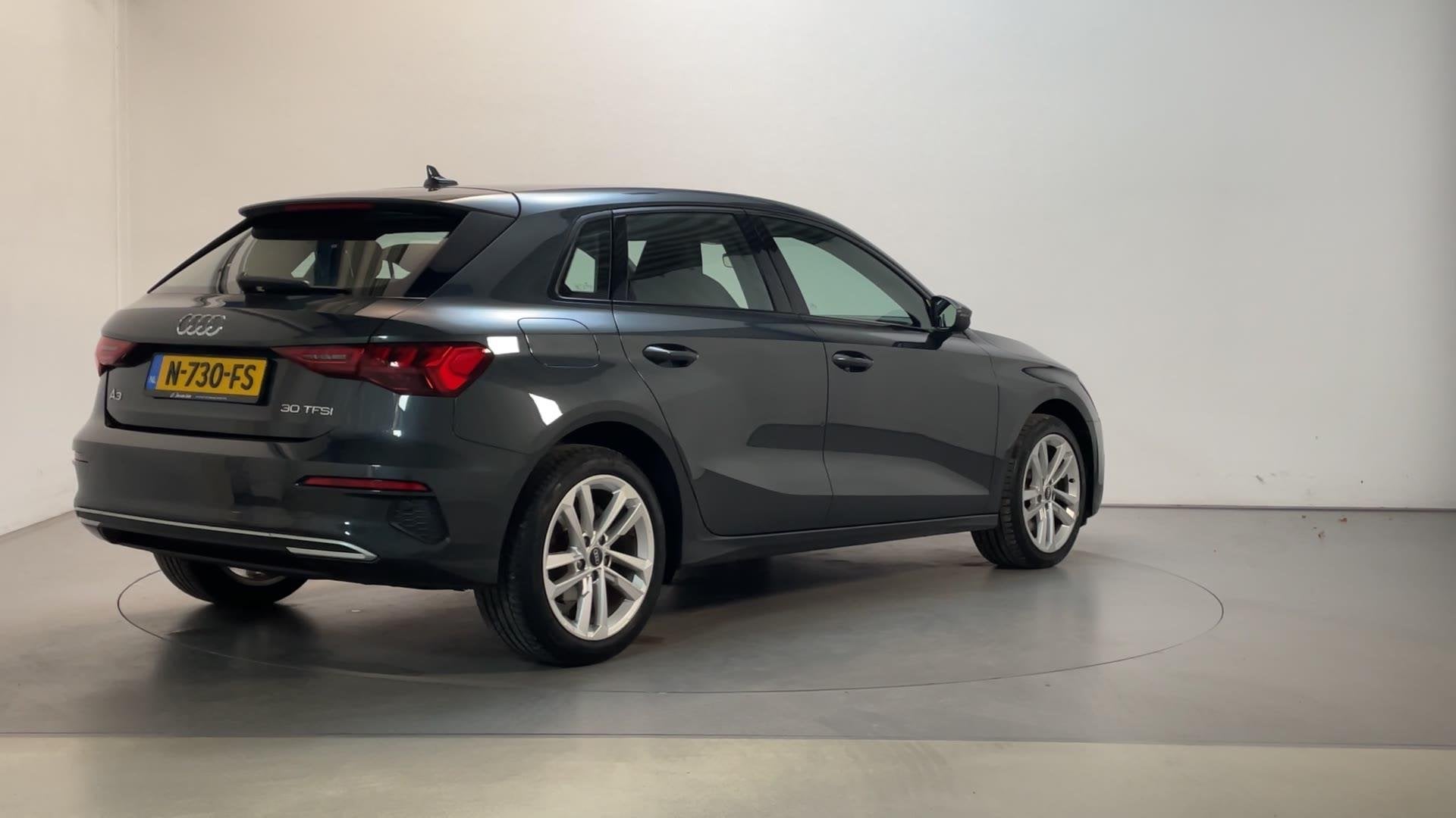 Audi A3 Sportback 30 TFSI S-Tronic Attitude LED Navigatie Pa, Stof, Gebruikt, Met garantie (alle), 23 km/l