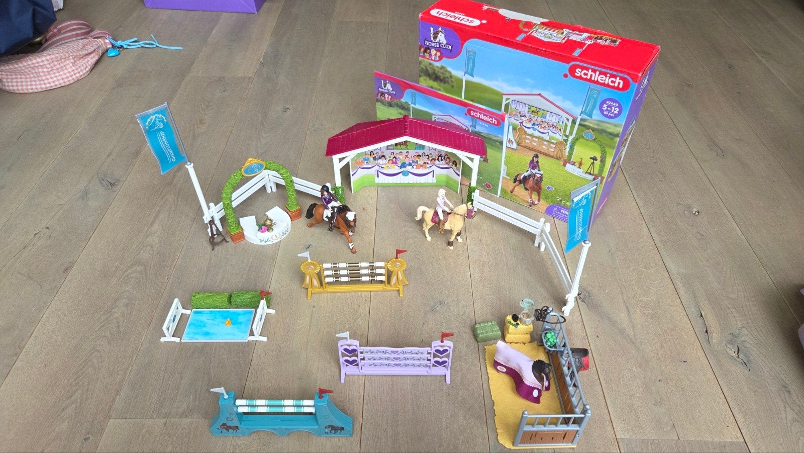 Schleich Paarden Springwedstrijd met extra's, Ophalen of Verzenden, Zo goed als nieuw, Jongen of Meisje