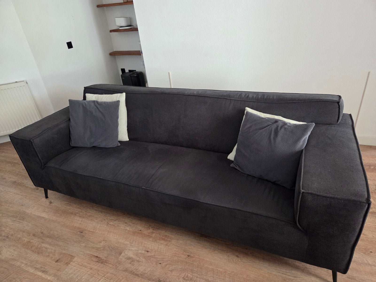 Moderne strakke bank, donkergrijs / antraciet, Huis en Inrichting, Ophalen, Gebruikt, Driepersoons, 75 tot 100 cm