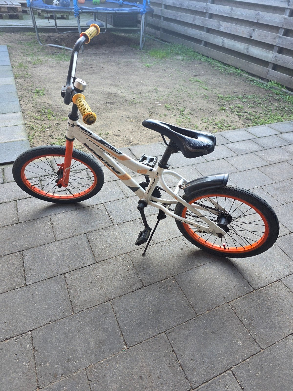 MBIKE Kinderfiets 18 inch - Wit/Oranje, Fietsen en Brommers, Ophalen, Terugtraprem, MBIKE, 16 tot 20 inch