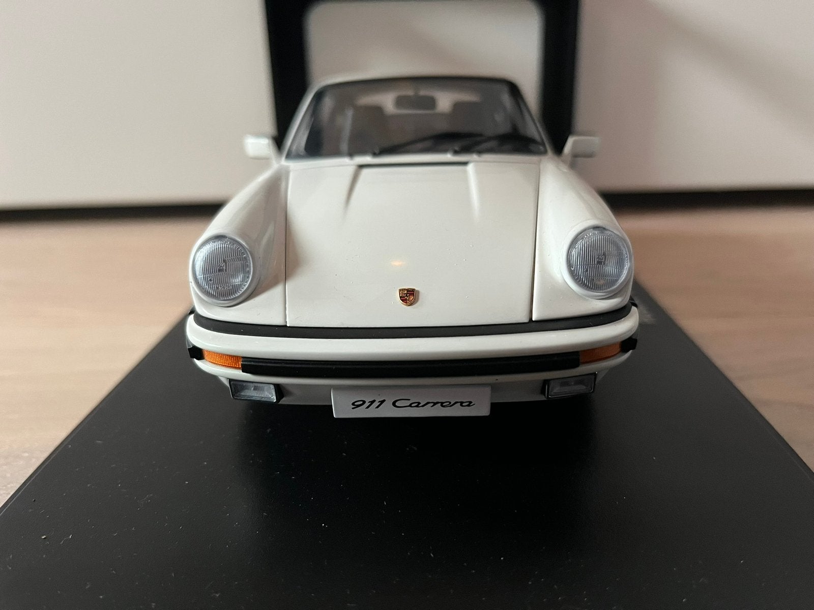 Porsche 911 (930) Carrera 3.2 1988 wit #78012 Autoart 1:18, Ophalen of Verzenden, Zo goed als nieuw, Auto, Autoart