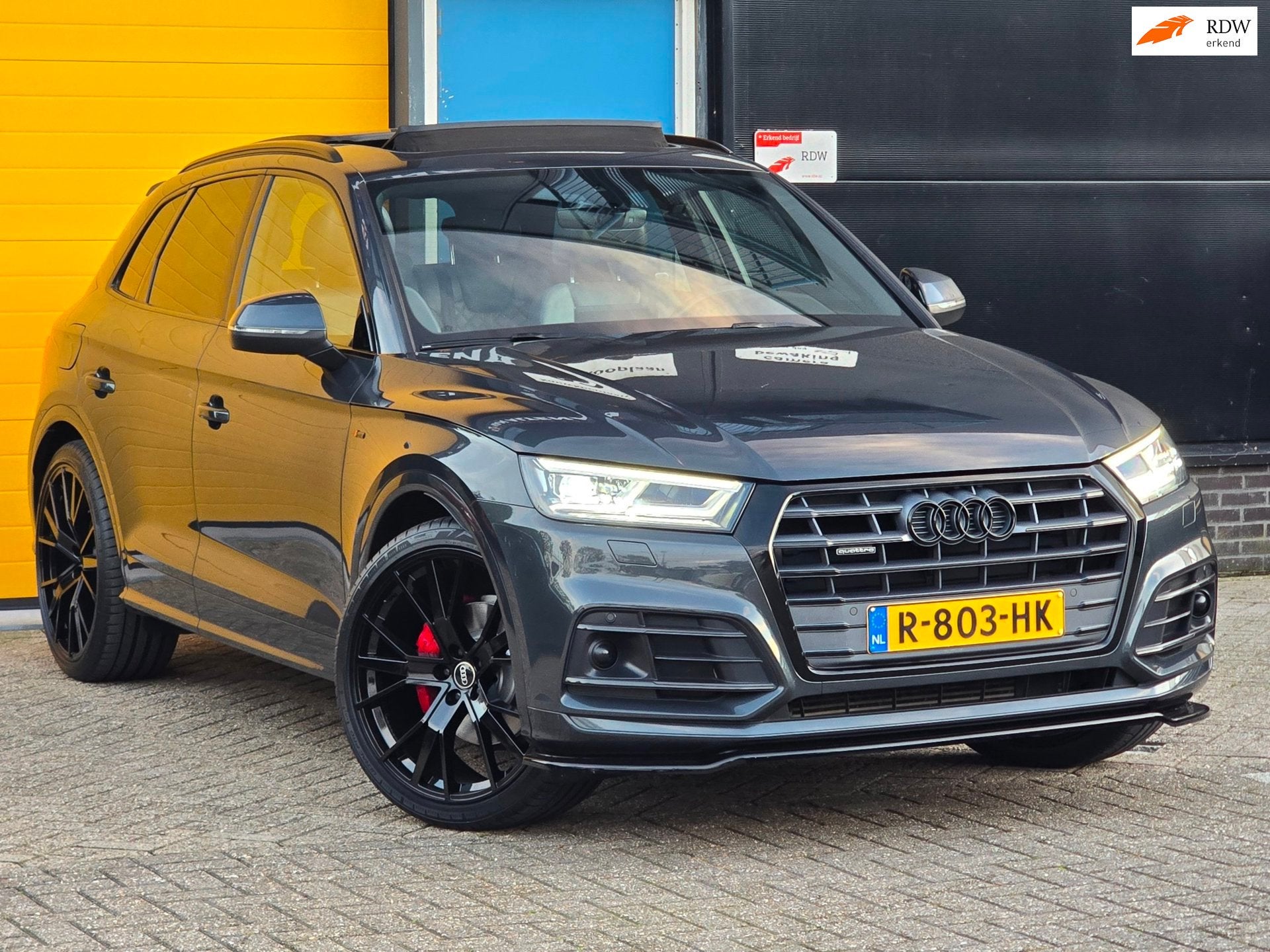 Audi Q5 2.0 TFSI Quattro Sport S Line Black Edition / Pano /, Auto's, Dealer onderhouden, Gebruikt, Euro 6, 4 cilinders