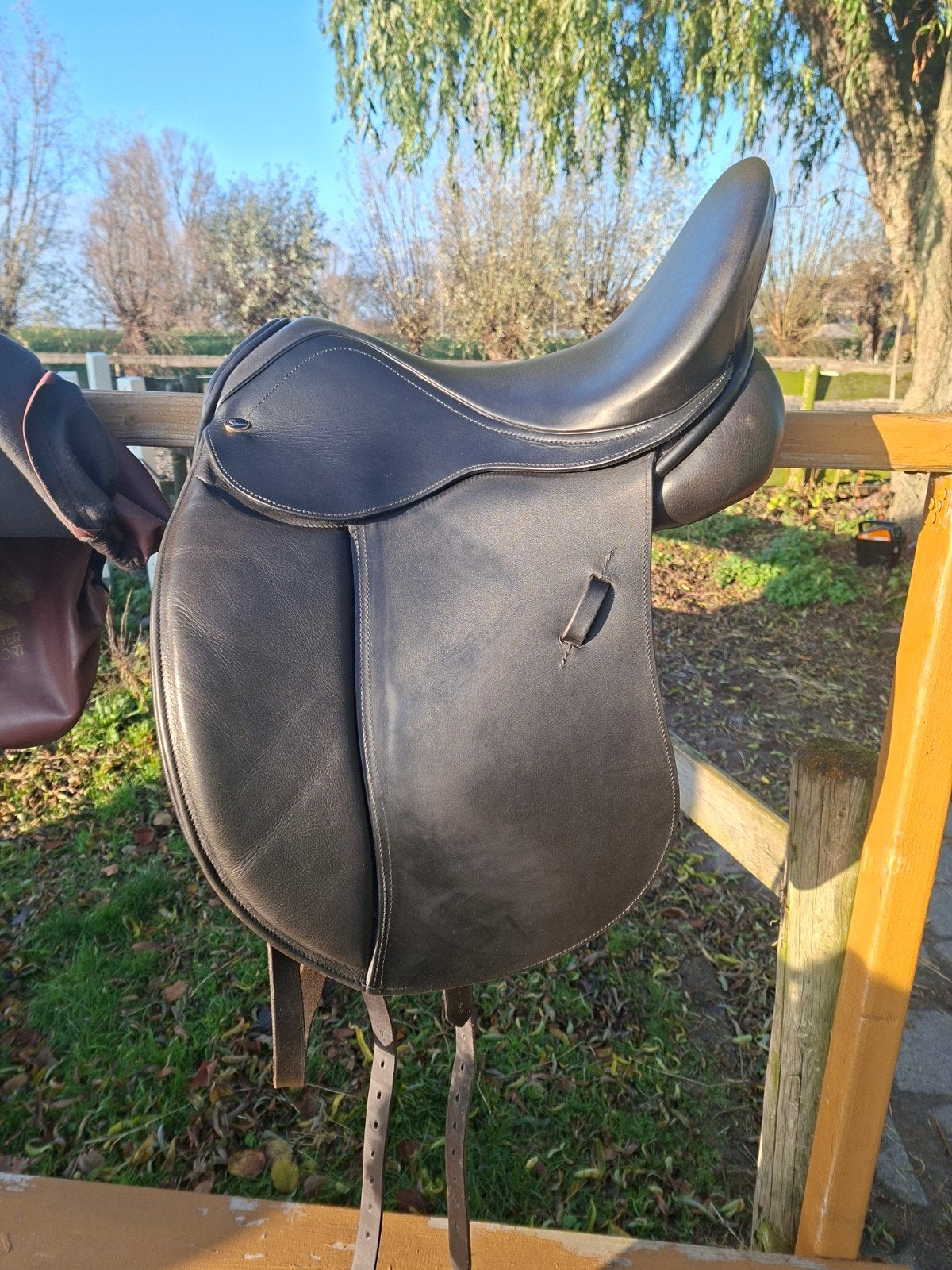 Silhouette dressuurzadel 17 inch mw, Dieren en Toebehoren, Ophalen, Dressuur