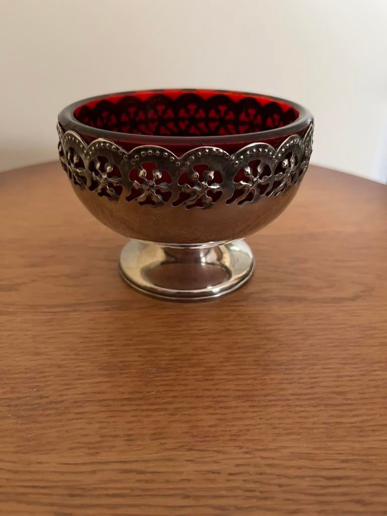 Vintage Avon Cape Cod robijnrode schaal op voet – verzilverd, Antiek en Kunst, Ophalen of Verzenden