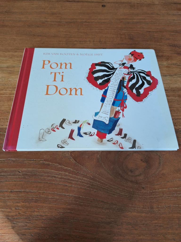 Pom Ti Dom - Kim van Kooten & Noelle Smit, Ophalen of Verzenden