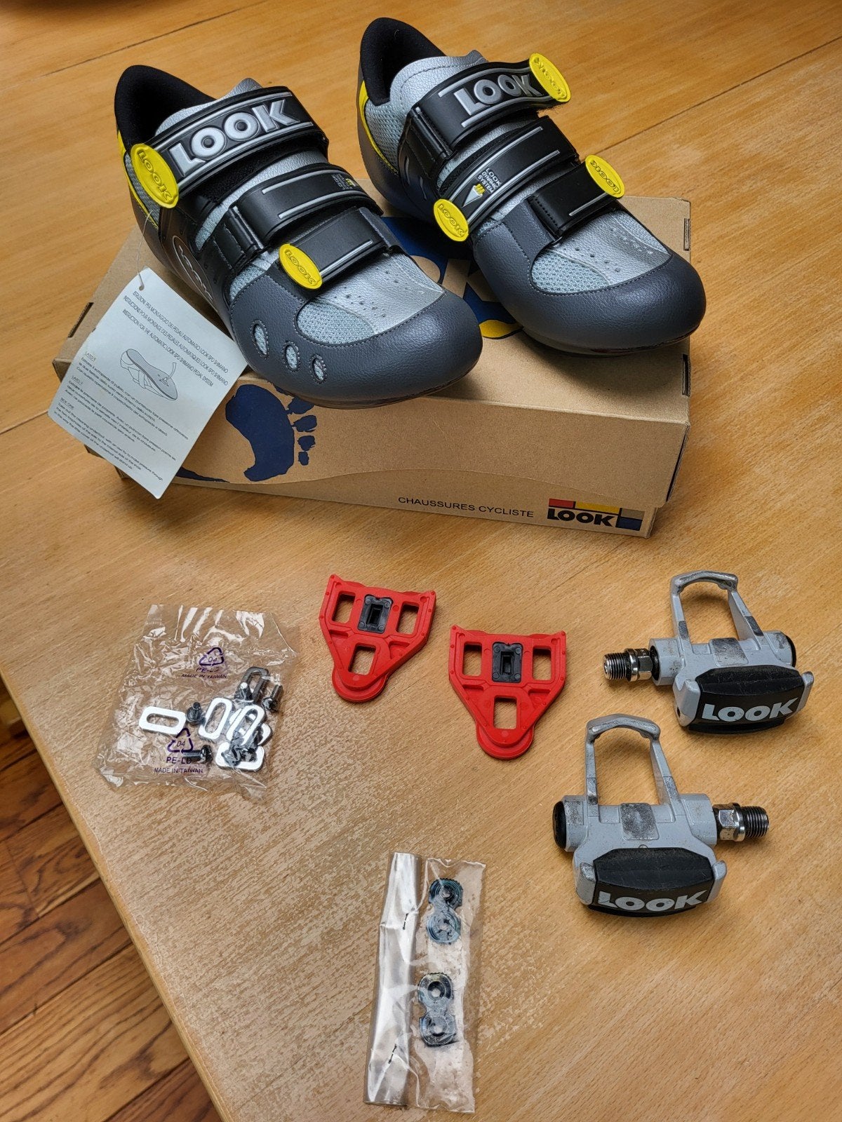 LOOK racefietsschoenen (mt 41) met pedalen en schoenplaatjes, Dames, Schoenen, Nieuw, Overige maten