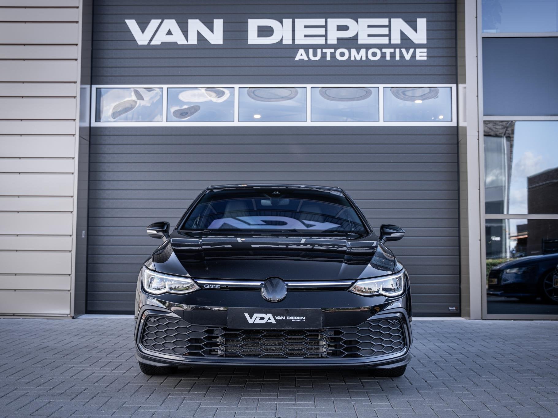 Volkswagen Golf 8 1.4 eHybrid GTE l Leder l Camera l ACC l C, Gebruikt, 4 cilinders, Zwart, 1524 kg