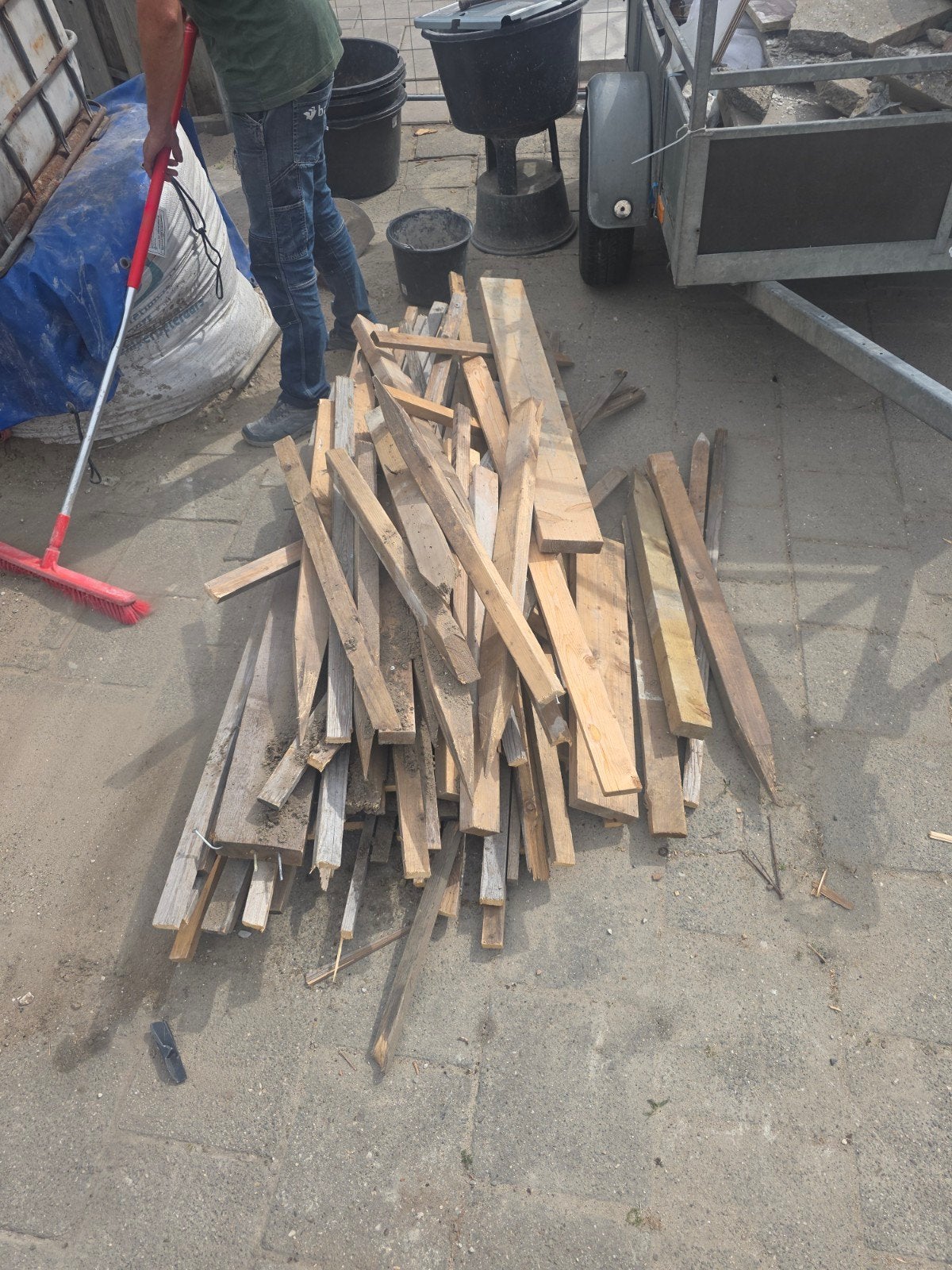 Gratis hout voor de kachel, Ophalen