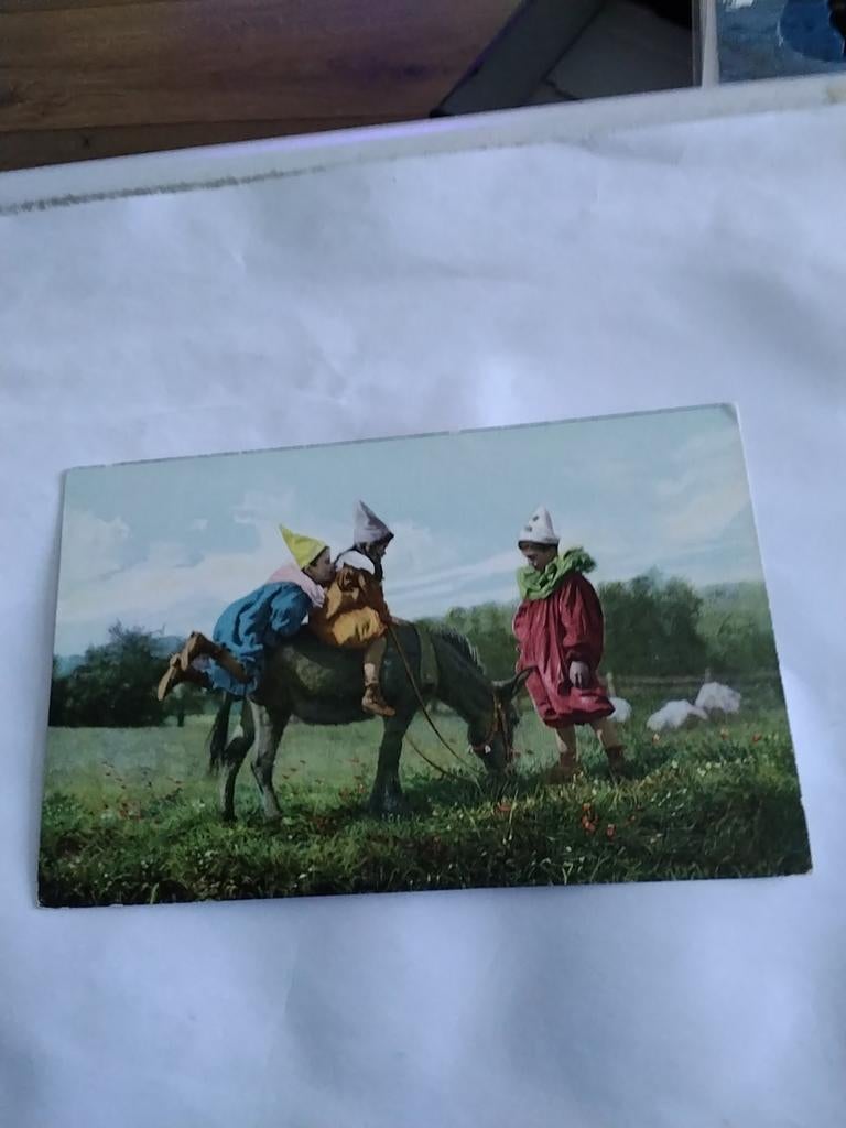 DRIE KINDEREN (CLOWNTJES) SPELEN MET EZEL, Ophalen of Verzenden, Voor 1920, Kinderen