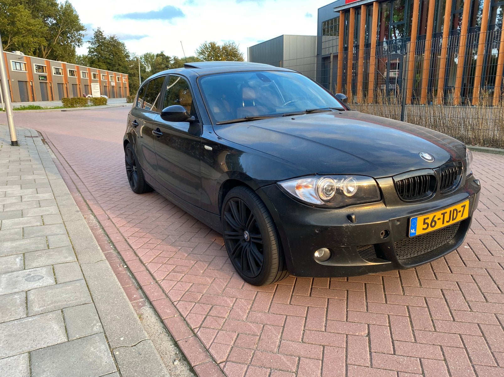 BMW 1-Serie 2.0 120I 5DR AUT 2007 Zwart M pakket, Auto's, Achterwielaandrijving, 1995 cc, 1295 kg, Zwart