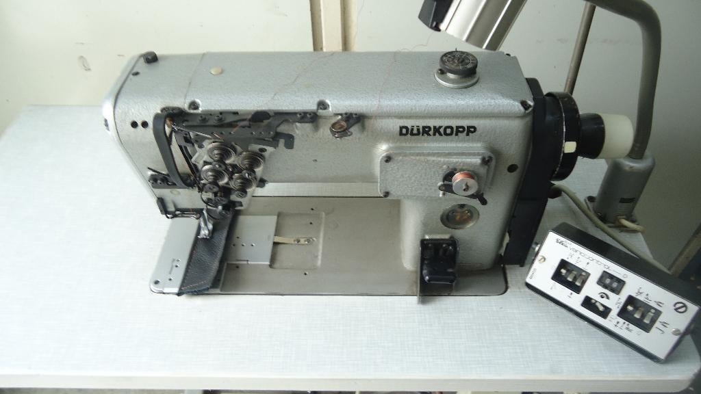 Industrie Naaimachine Durkopp 3 Voudig Transport (291, Hobby en Vrije tijd, Naaimachines en Toebehoren, Overige merken, Gebruikt