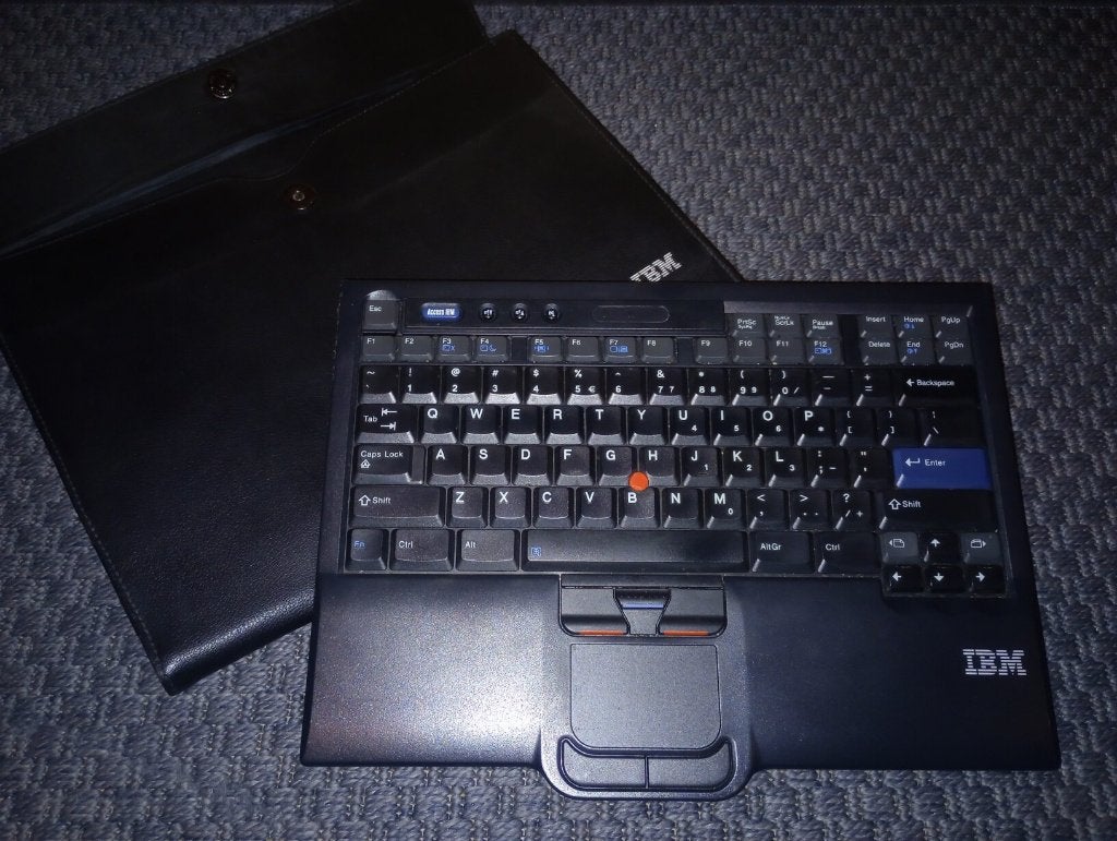 Origineel IBM USB ThinkPad toetsenbord incl. beschermhoes, Zo goed als nieuw, Qwerty, IBM, Bedraad
