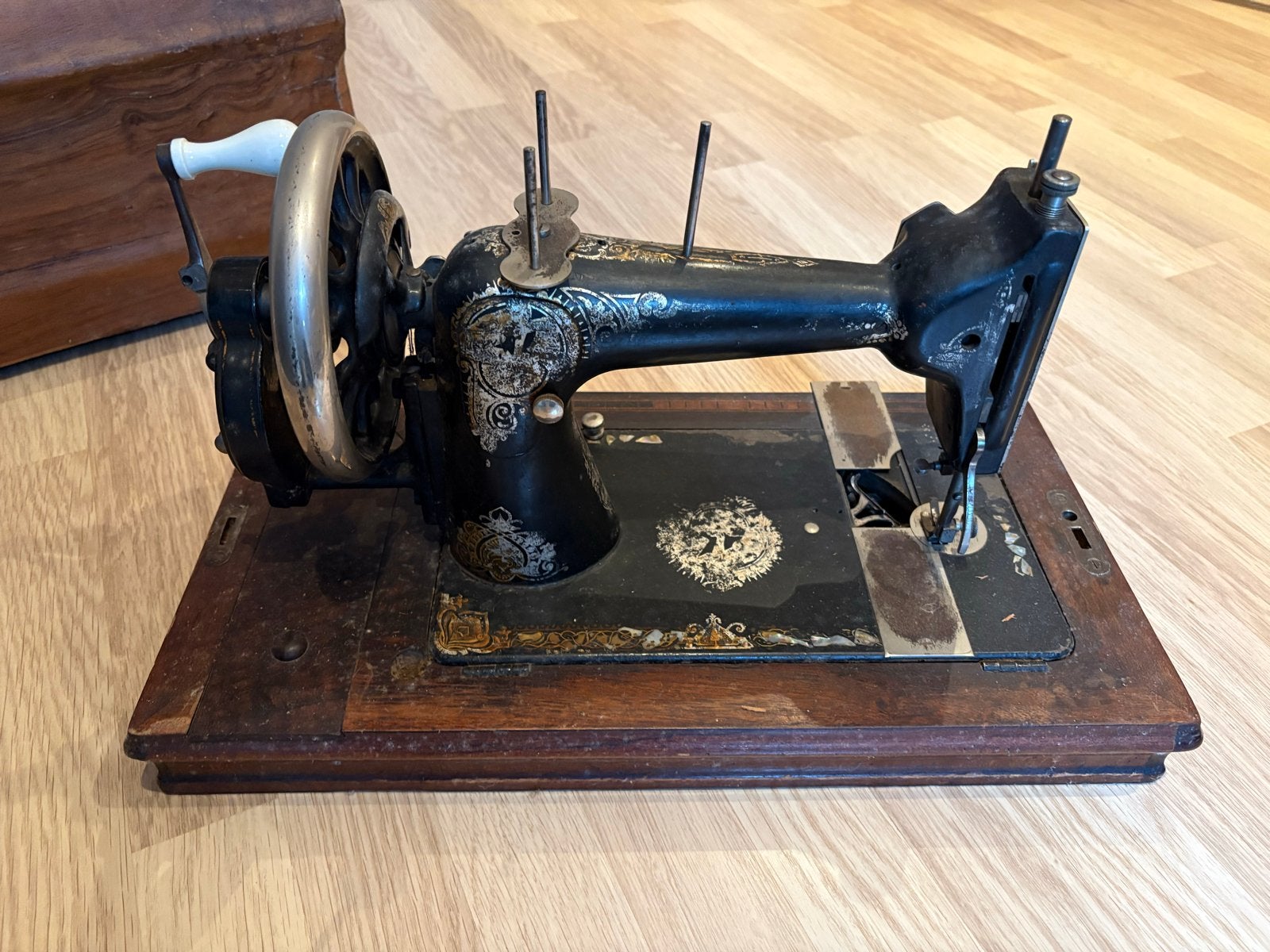 Antieke Naaimachine met Houten Kist - Decoratief, Ophalen