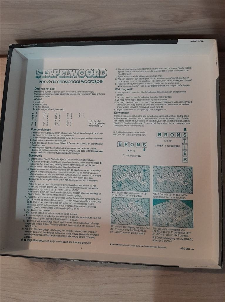 Stapelwoord - 3d woordspel - s5384, Hobby en Vrije tijd, Gezelschapsspellen | Bordspellen, Verzenden, Zo goed als nieuw
